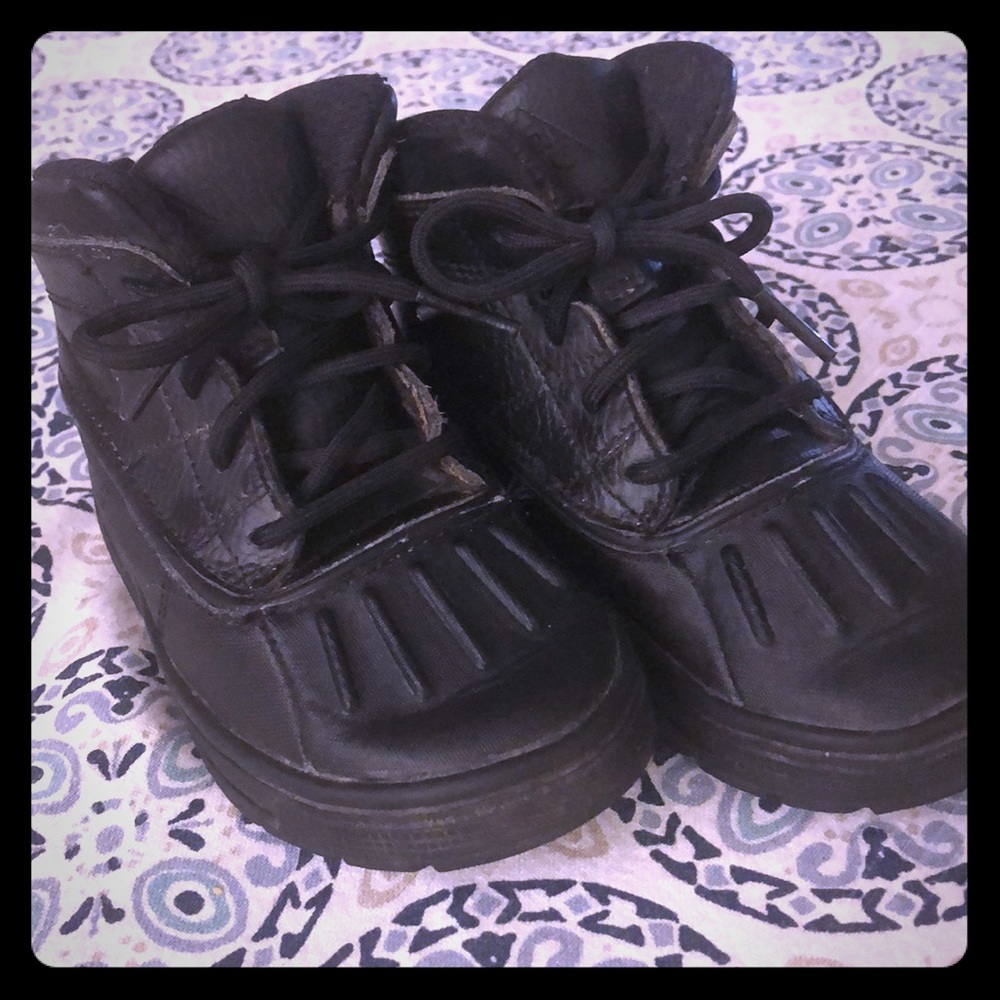 Boy’s Nike ACG Hightop Sneaker